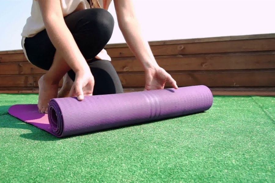 cách vệ sinh và bảo quản thảm ạp yoga