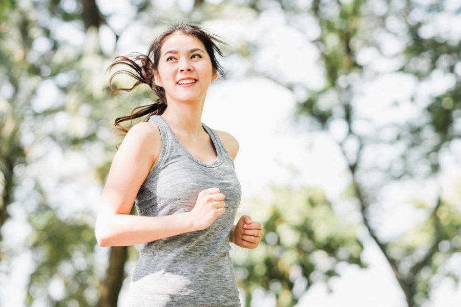 Chạy bộ giúp bạn cải thiện tâm trạng và giảm stress hiệu quả.