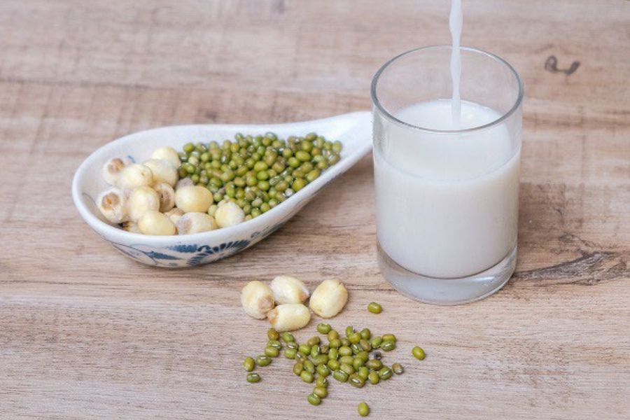 Sữa đậu xanh giàu dinh dưỡng, cung cấp năng lượng cho cơ thể.