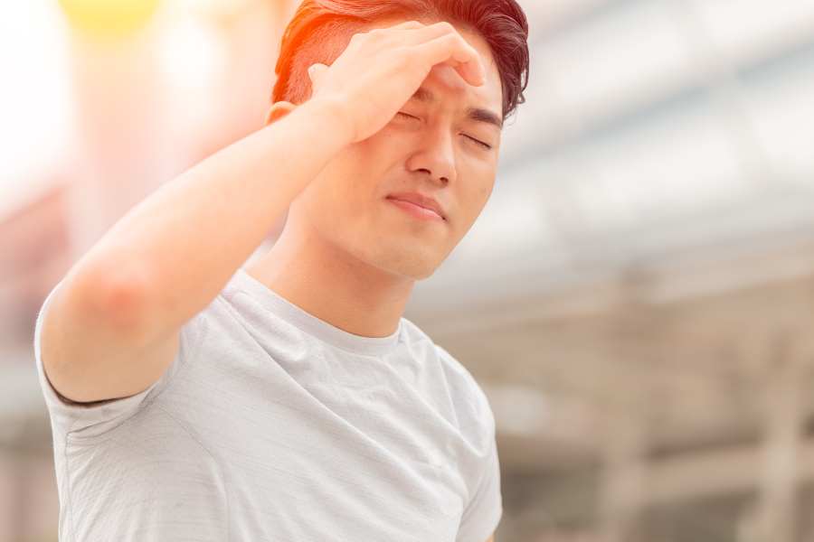 Ngoài tác động lên da, tia UV còn có ảnh hưởng đáng kể đến thị giác.