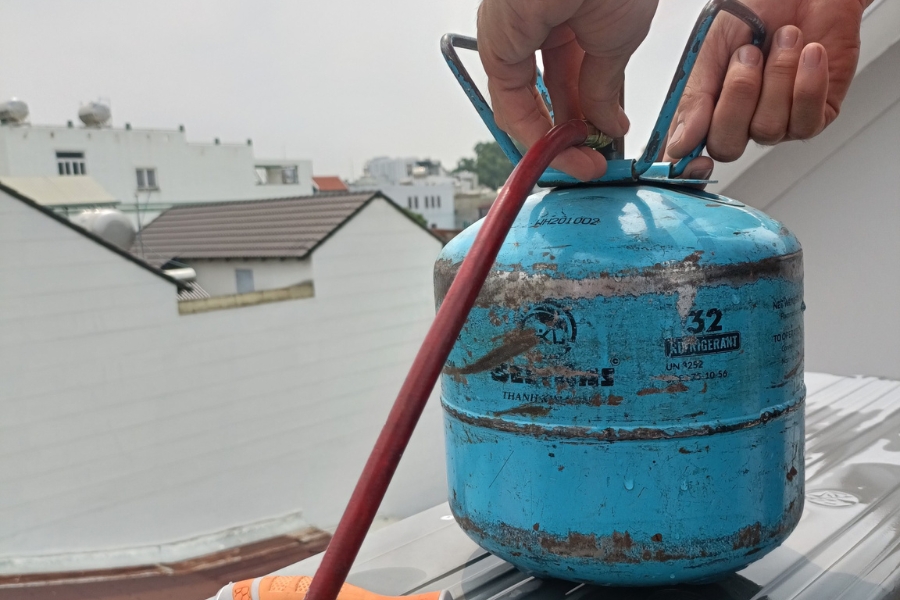 Tasker sẽ bơm gas máy lạnh nếu khách hàng có yêu cầu.