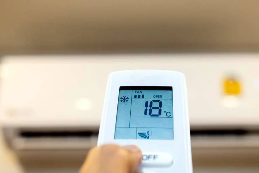 Cài đặt nhiệt độ trong phòng quá thấp so với môi trường bên ngoài trong khoảng thời gian dài sẽ khiến máy lạnh suy giảm chức năng làm mát.