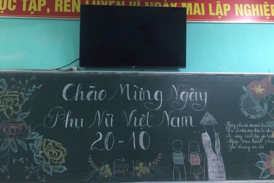 Mẫu trang trí bảng chúc mừng 20/10 với chủ đề phụ nữ Việt Nam. (Ảnh: Sưu tầm)