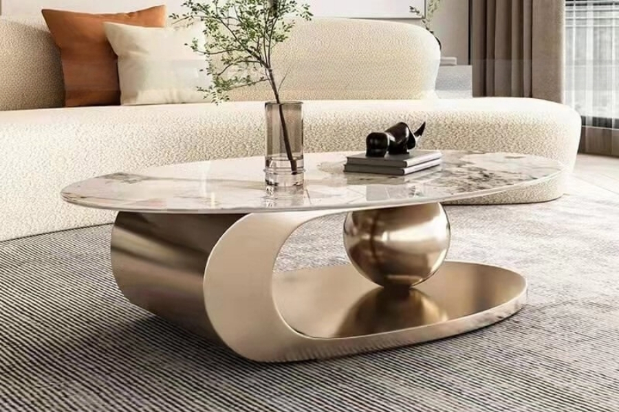 Chọn bàn trà có kích thước phù hợp, thường chiếm 2/3 chiều dài sofa.